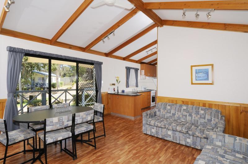 Metung Holiday Villas Bagian luar foto